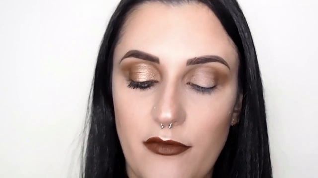 10 LOOKS 1 PALETA #10 - RUBY ROSE