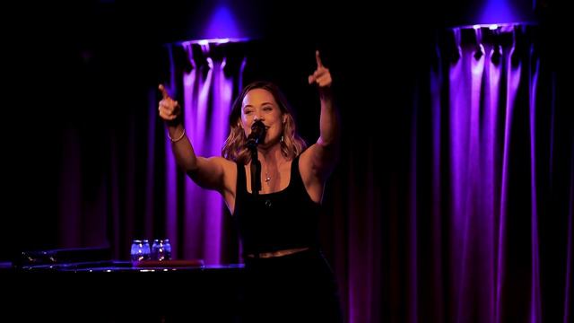 Erika Henningsen at THE GREEN ROOM 42: "New York State of Mind" смотреть онлайн