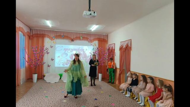 Праздник 8 Марта в средней группа "Звездочки" смотреть онлайн