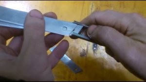 Как поменять лезвие в строительном канцелярском ноже