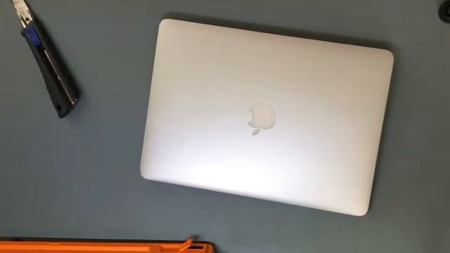 Unboxing + ASMR Macbook Air 2017. Look what I got in the mail today! смотреть онлайн