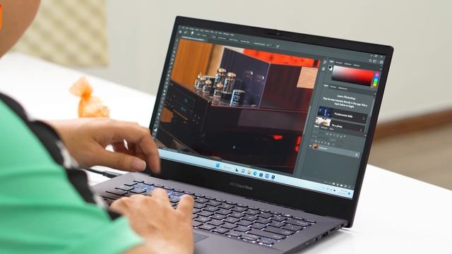 Laptop siêu bền, mỏng nhưng đầy đủ lại còn nâng được cả RAM thì chỉ có ExpertBook B5 (B5402CBA) смотреть онлайн