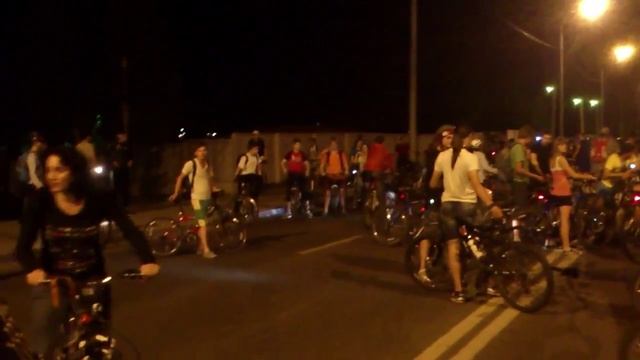 19.05.2012 Велоночь Воронеж - стоим у Северного моста смотреть онлайн