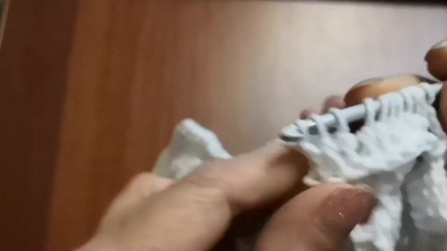 Шапка с отделкой 3Д крючком. смотреть онлайн