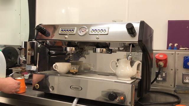 REFURBISHED BRASILIA CADETTA 2 GROUP ESPRESSO MACHINE смотреть онлайн