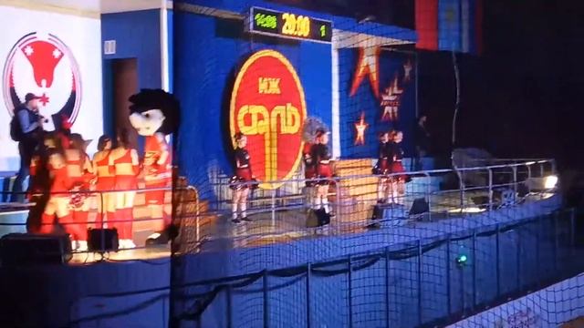 Батл группы поддежки ХК Прогресс и ХК Ижсталь. смотреть онлайн