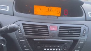 Citroen C4 Picasso: How to set up and change time and date