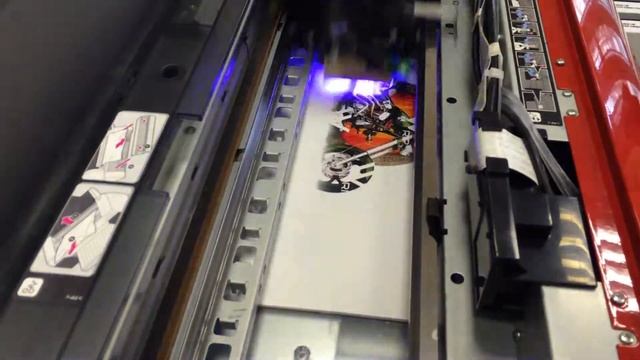 Печать на пластике ПВХ УФ принтер SpringSun UV4280 смотреть онлайн