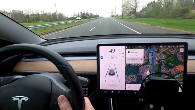 Close 4K look at Tesla "Traffic Light and Stop Sign Control (Beta)" used safely on public roads ? ? смотреть онлайн