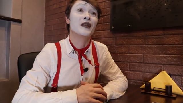 Ларсон Хольц - КАК ПРИВЛЕКАЮТ клиентов в Larson Holz??? смотреть онлайн