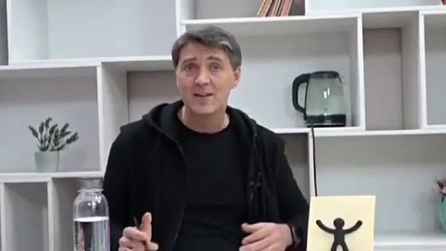 Это полезно знать Сколько и зачем нужно выпивать воды. смотреть онлайн