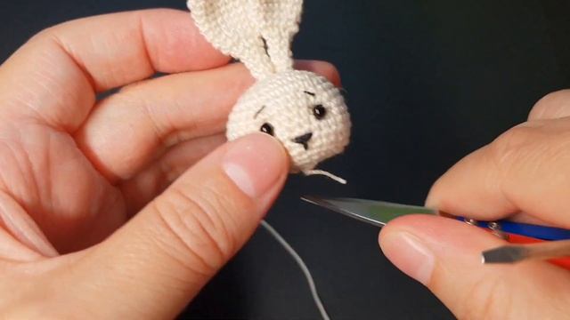 Зайчик крючком crochet bunny #miniamigurumi #миниамигуруми смотреть онлайн