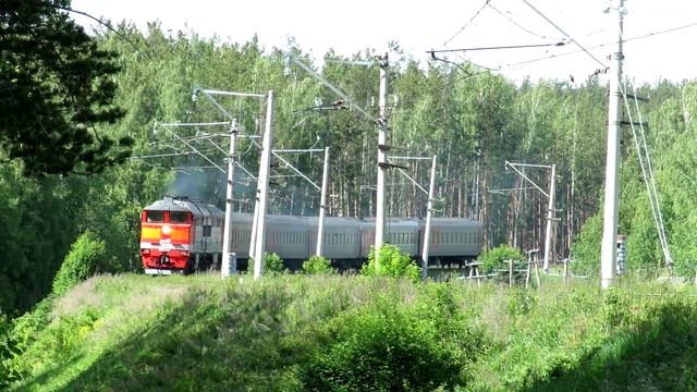 Резвые пассажирские поезда пробегают мимо смотреть онлайн