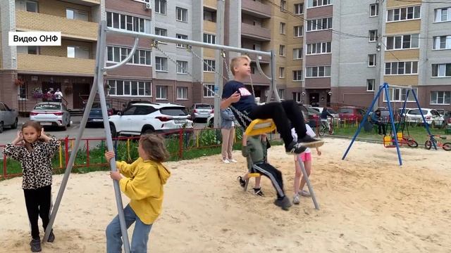 Во Владимире в микрорайоне Юрьевец эксперты ОНФ проверили дорогостоящую детскую площадку смотреть онлайн