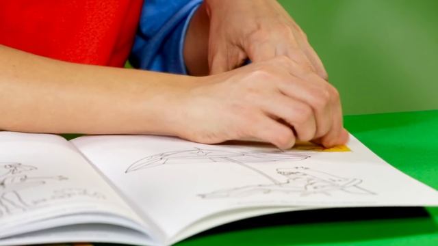 РАСКРАСКИ И НАКЛЕЙКИ - Поиграйка с Царевной - Играем, учим цвета и цифры - Видео для детей смотреть онлайн