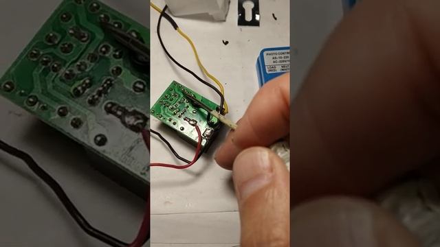 Датчик освещенности переделан с 220в на 12в смотреть онлайн