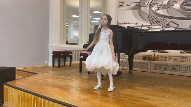 Вокал, 8 лет. «Тоска по весне» Музыка В. Моцарт, слова Т. Овербек смотреть онлайн