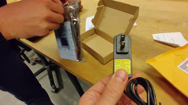 Unboxing the Etepon oscilloscope (black edition) смотреть онлайн