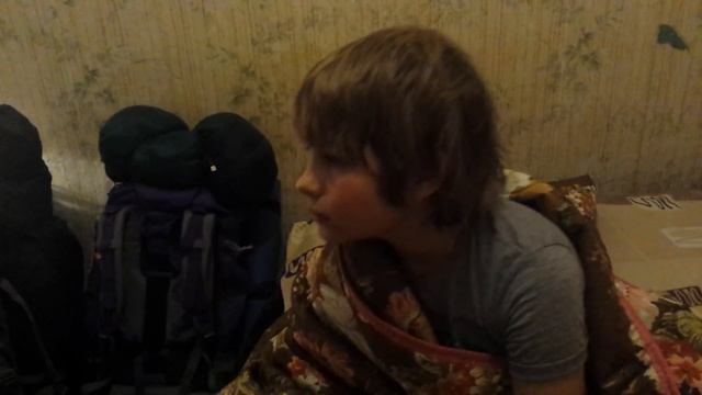 Леша учится играть на баяне у нашего хоста. Каучсерфинг рулит! смотреть онлайн