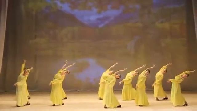 363.Образцовый танцевальный коллектив 'И Версия' г. Амурск-Русский танец; смотреть онлайн
