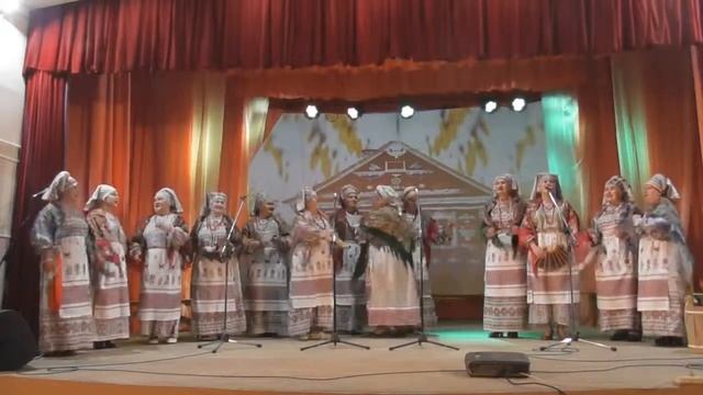 Народный хор "Русская песня" - Молодая канарейка смотреть онлайн