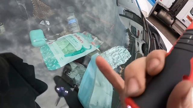 КАК ЗАСВЕРЛИТЬ ТРЕЩИНУ В ЛОБОВОМ СТЕКЛЕ смотреть онлайн