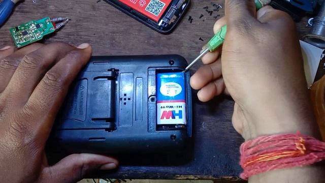 DT9205A Multimeter On Problem || मल्टीमीटर बंद हो जा रहा है/ || Digital Repairing смотреть онлайн