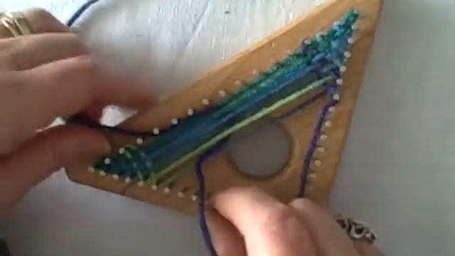 How to weave triangles on the tri loom смотреть онлайн
