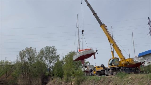 Спуск яхты "Фантом" на воду, выдержит ли кран яхту? смотреть онлайн