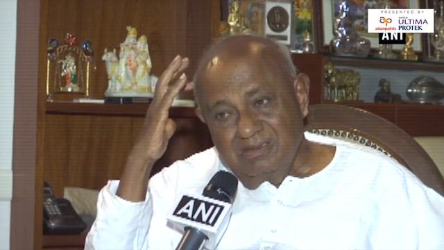 'If Rahul becomes PM, will sit beside him': Deve Gowda's vote of confidence смотреть онлайн