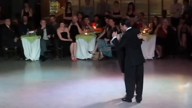 Facundo de la Cruz y Paola Sanz 4/4 - La Bruja (J. Darienzo) Fruto Dulce 2013 смотреть онлайн