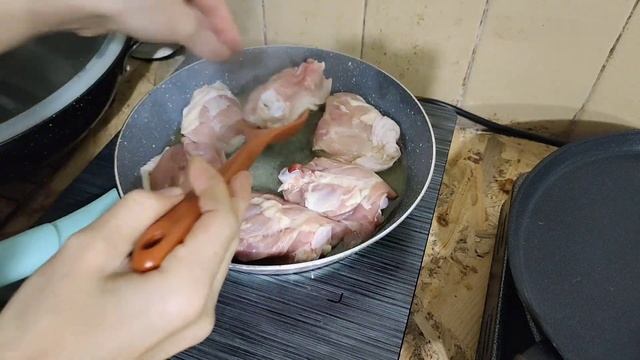 Чахохбили из курицы на сковороде смотреть онлайн