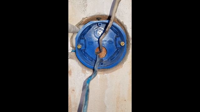 моя стройка.как я ставил подрозетники.проводка в доме.