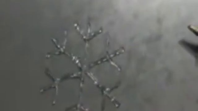 Снежинка из горячего клея смотреть онлайн
