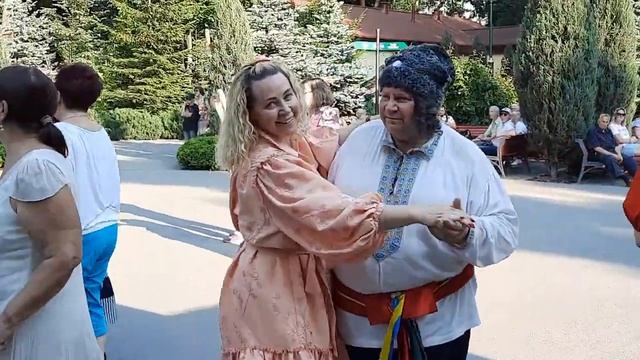 ? ТЫ МОЕ ЖАРКОЕ ЛЕТО ТАНЦУЕТ ?АНАТОЛИЙ ПАНТЕЛНЙМОНОВИЧ И ЕГО ДОЧЬ ???? смотреть онлайн