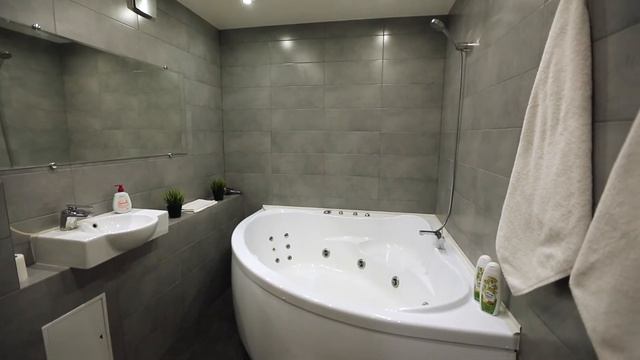 ИНТЕРВЬЮ : Что есть в квартирах , квартирного бюро VGosti-nsk.ru смотреть онлайн