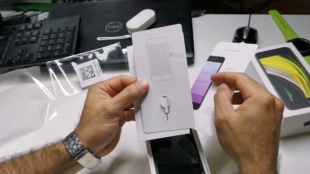 Apple iPhone SE 2020 Black 256GB Unboxing смотреть онлайн