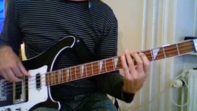 L131 Shuffle blues bass in A смотреть онлайн