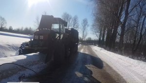 Трактор 923 в канаве, отказ сцепления. Глицерин для КРС. вывоз навоза в поле