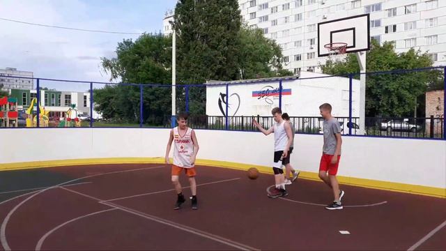 Басктебол. Кто здесь Выиграл? Играем в Коробке 2х2 после Самоизоляции смотреть онлайн
