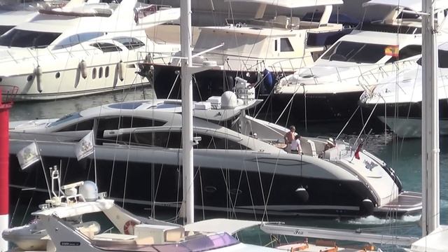 Sunseeker Predator Docking смотреть онлайн