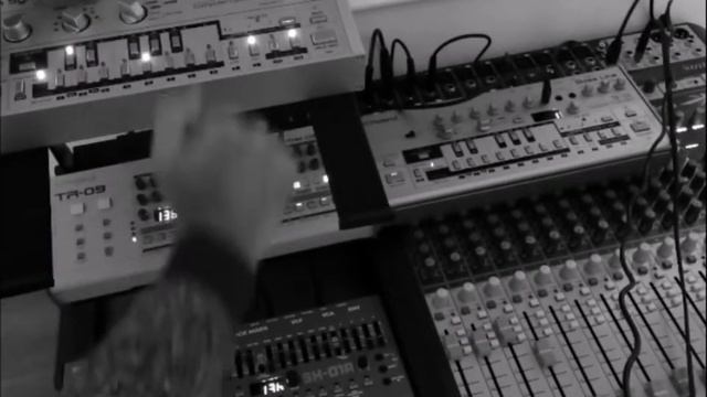 (Jeff Mills) Millsart - Step To Enchantment (Stringent) [Roberto Figus Interpreted] смотреть онлайн