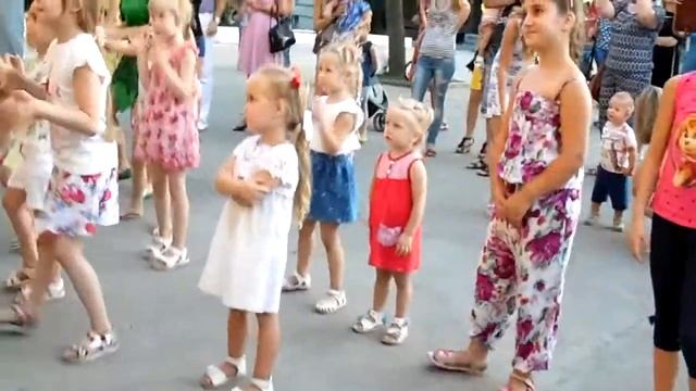 г. Ростов на Дону. Танец детей. смотреть онлайн