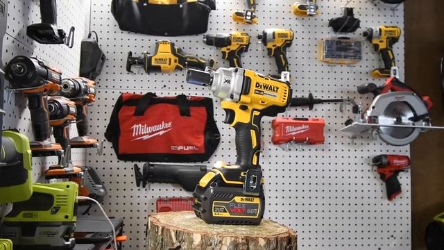 DEWALT 20V MAX XR Brushless Impact Driver Unboxng Test смотреть онлайн