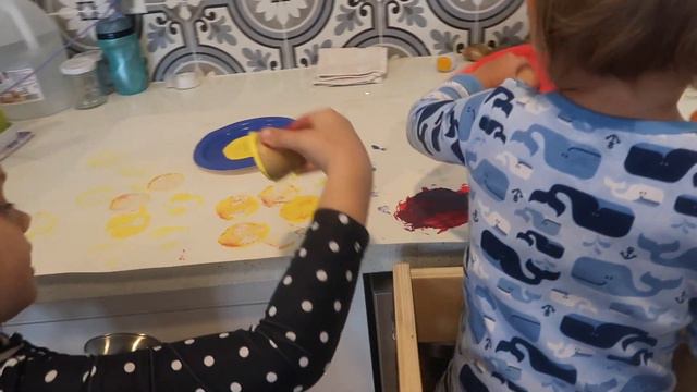 ACTIVITIES FOR CORONAVIRUS LOCKDOWN WITH KIDS - KEEP KIDS ENTERTAINED