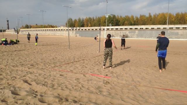 Пляжный волейбол (Парк 300 летия) смотреть онлайн