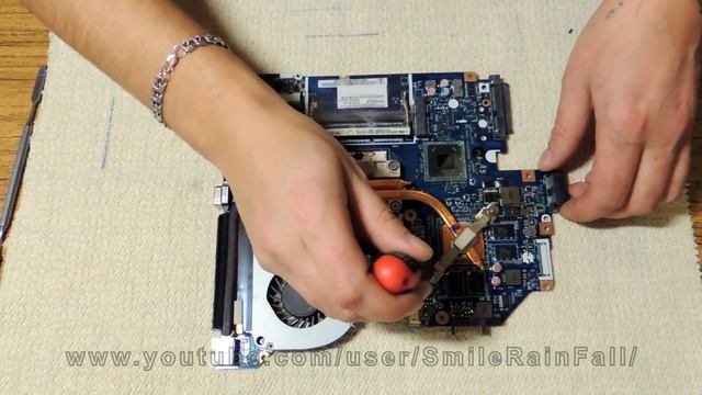 Как разобрать и почистить ноутбук Packard Bell EASYNOTE TS-11HR-580RU(P5WS0) смотреть онлайн