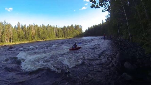 Река Писта. Порог Одинокое дерево. Оля на каяке смотреть онлайн