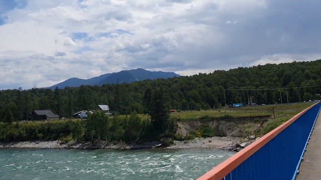 на мосту в поселке Тюнгур смотреть онлайн