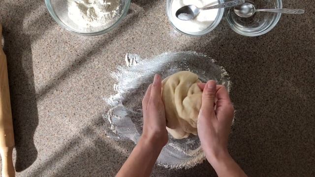 БЫСТРЫЕ БУЛОЧКИ / Плюшки с сахаром смотреть онлайн